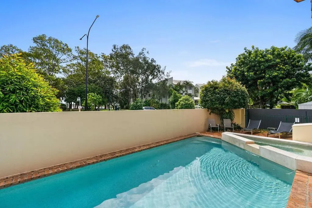 Tides On Noosa Pde - Across From River Walk To Noosa Main Beach Apartment